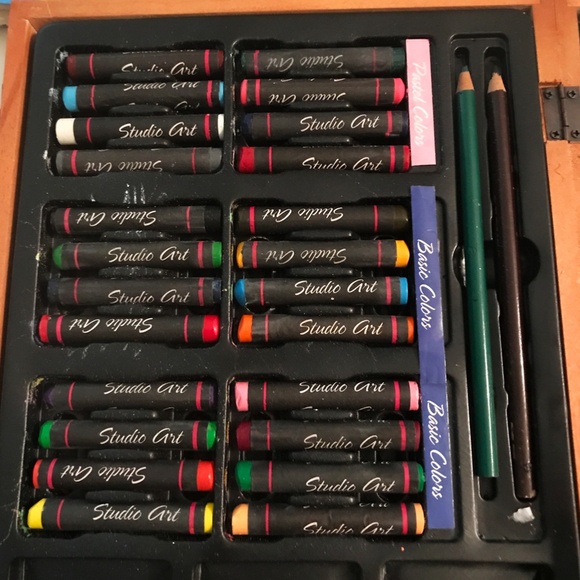 Studio Deluxe Art Set - Picture 2 of 4